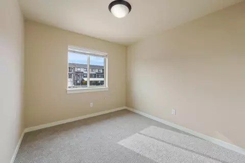 Bedroom - 20751 NE Boulderfield Ave, Bend, OR 97701 photo 5 of 5