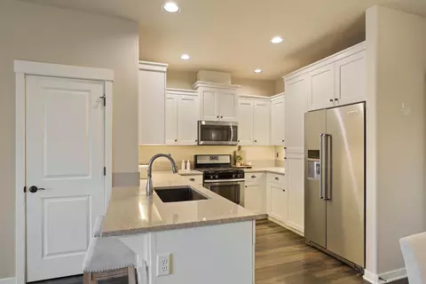 Kitchen - 20751 NE Boulderfield Ave, Bend, OR 97701 photo 1 of 4