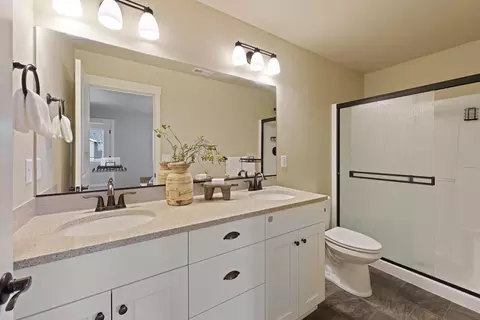 Bath - 20751 NE Boulderfield Ave, Bend, OR 97701 photo 1 of 2