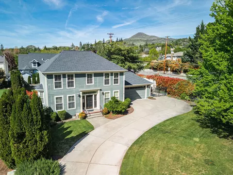 3487 Greystone Ct, Medford, OR 97504