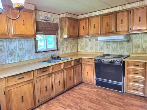 6901 Old Stage Rd #11, Central Point, OR 97502