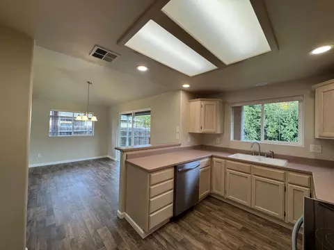 Kitchen - 276 Candis Dr, Eagle Point, OR 97524 photo 3 of 3