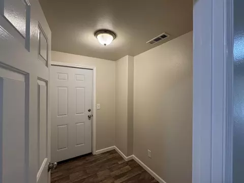 Entry Way - 276 Candis Dr, Eagle Point, OR 97524 photo 2 of 2