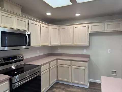 Kitchen - 276 Candis Dr, Eagle Point, OR 97524 photo 2 of 3
