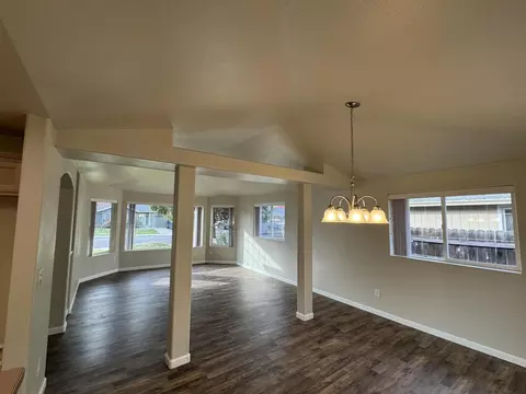 Living - 276 Candis Dr, Eagle Point, OR 97524 photo 2 of 2