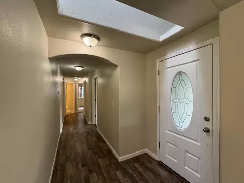 Entry Way - 276 Candis Dr, Eagle Point, OR 97524 photo 1 of 2