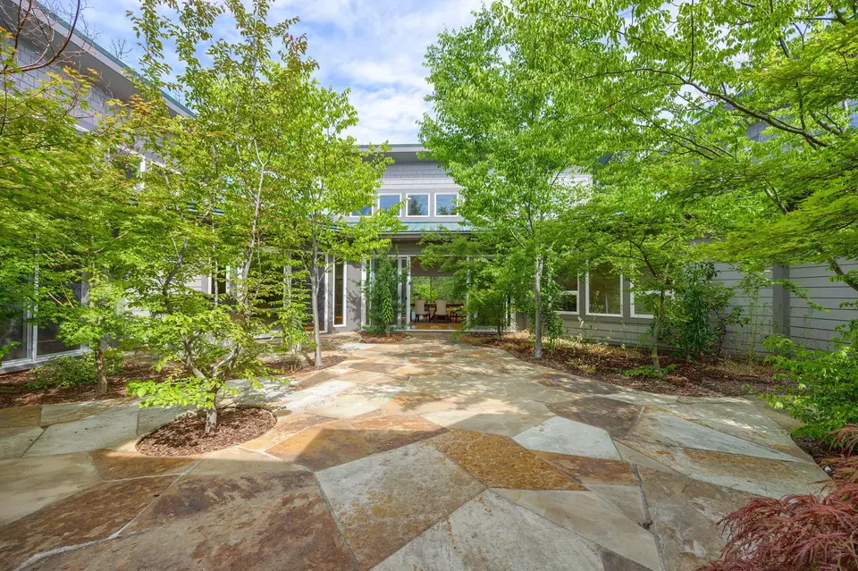 Exterior - 1988 Old Siskiyou Hwy, Ashland, OR 97520 photo 8 of 61