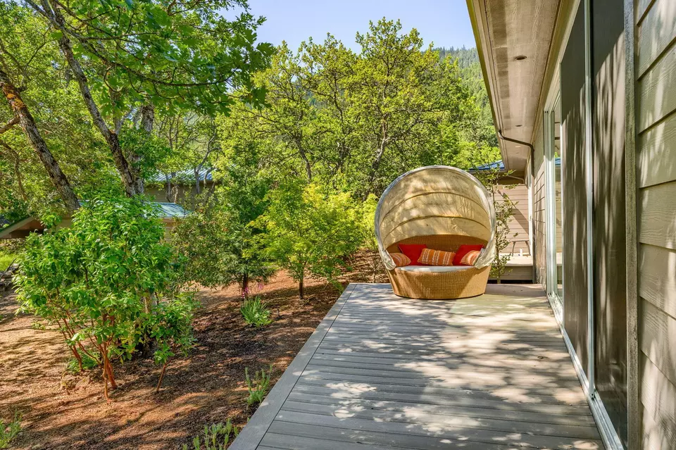 Exterior - 1988 Old Siskiyou Hwy, Ashland, OR 97520 photo 49 of 61