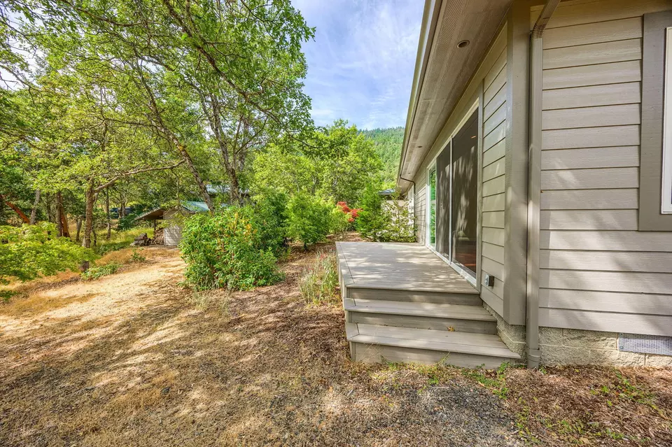 Exterior - 1988 Old Siskiyou Hwy, Ashland, OR 97520 photo 21 of 61