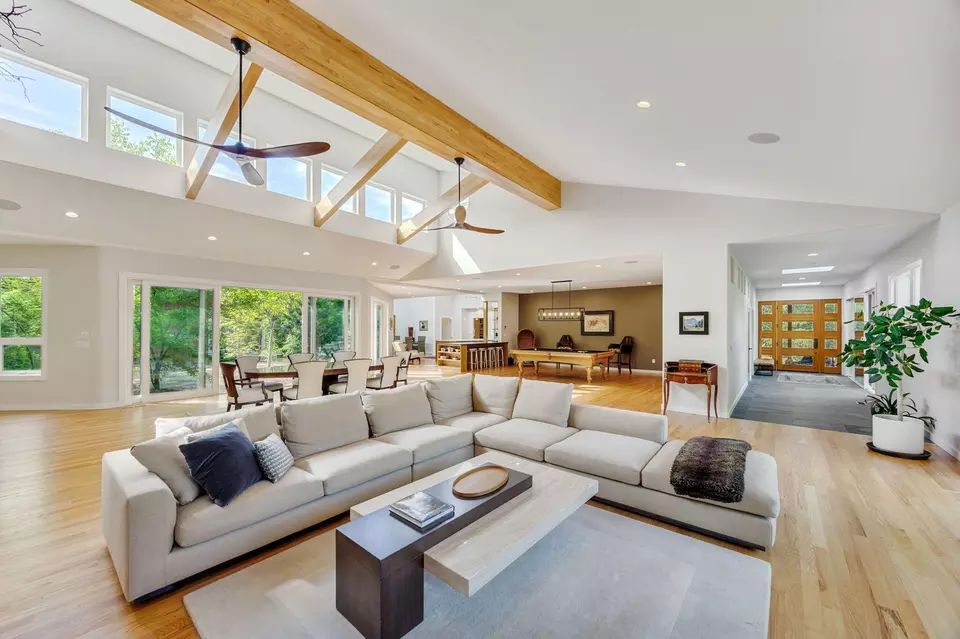 Living - 1988 Old Siskiyou Hwy, Ashland, OR 97520 photo 3 of 5