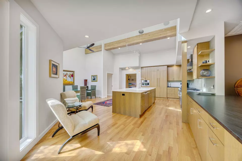 Kitchen - 1988 Old Siskiyou Hwy, Ashland, OR 97520 photo 2 of 5