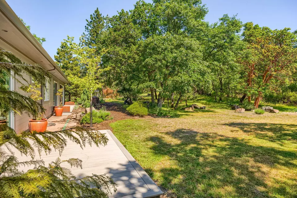 Exterior - 1988 Old Siskiyou Hwy, Ashland, OR 97520 photo 47 of 61