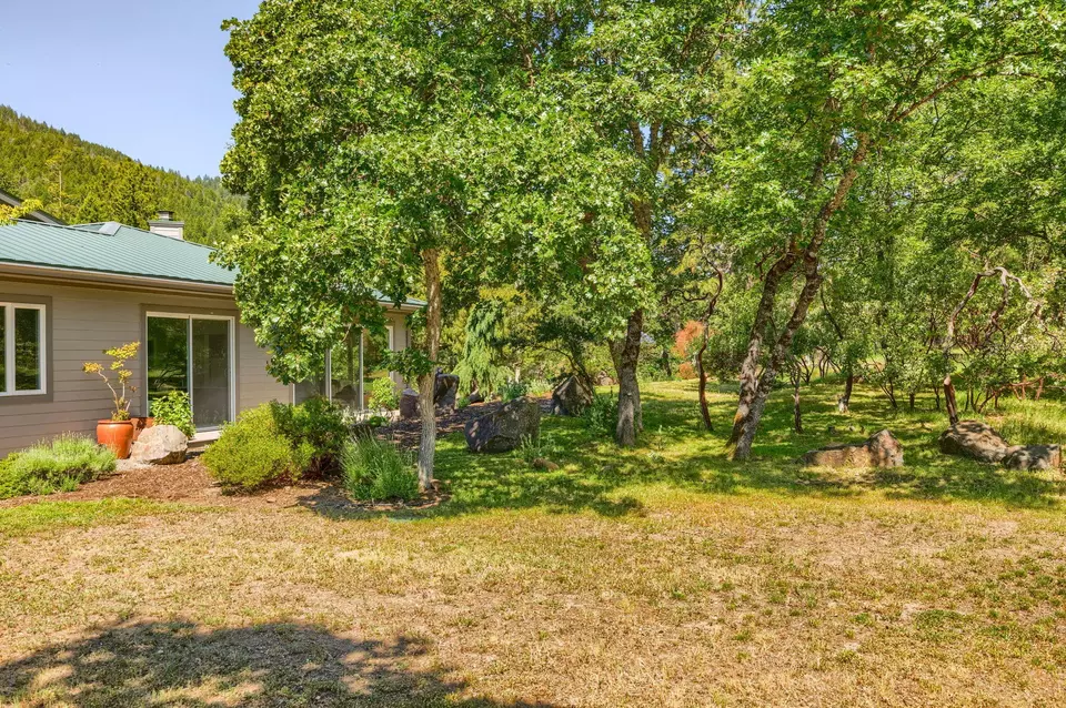 Exterior - 1988 Old Siskiyou Hwy, Ashland, OR 97520 photo 46 of 61