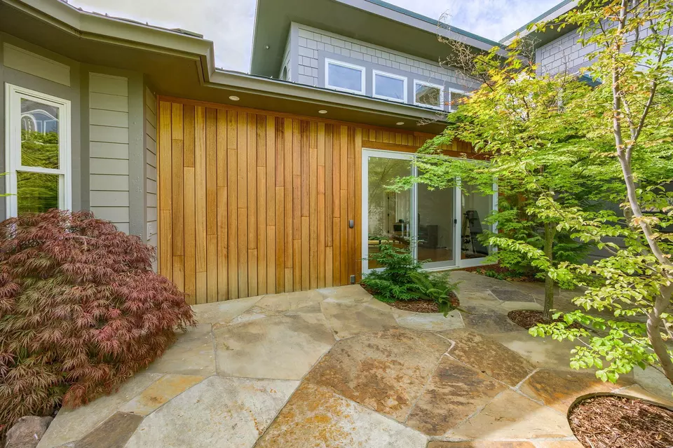 Exterior - 1988 Old Siskiyou Hwy, Ashland, OR 97520 photo 10 of 61