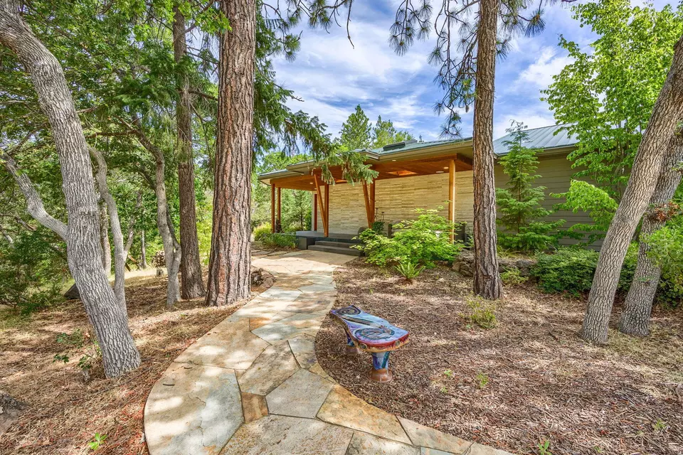 Exterior - 1988 Old Siskiyou Hwy, Ashland, OR 97520 photo 12 of 61