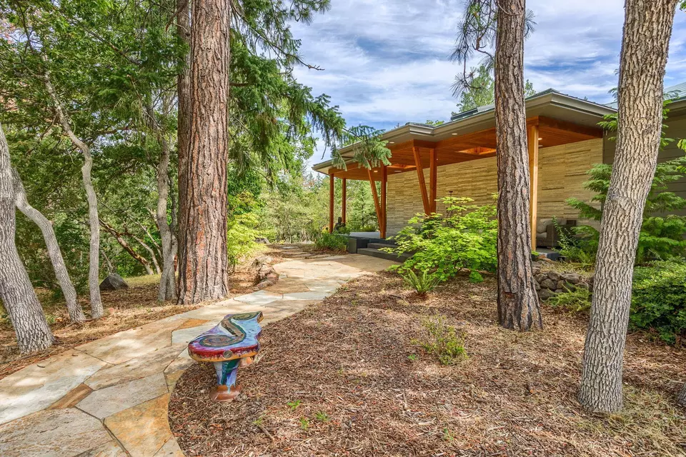 Exterior - 1988 Old Siskiyou Hwy, Ashland, OR 97520 photo 20 of 61