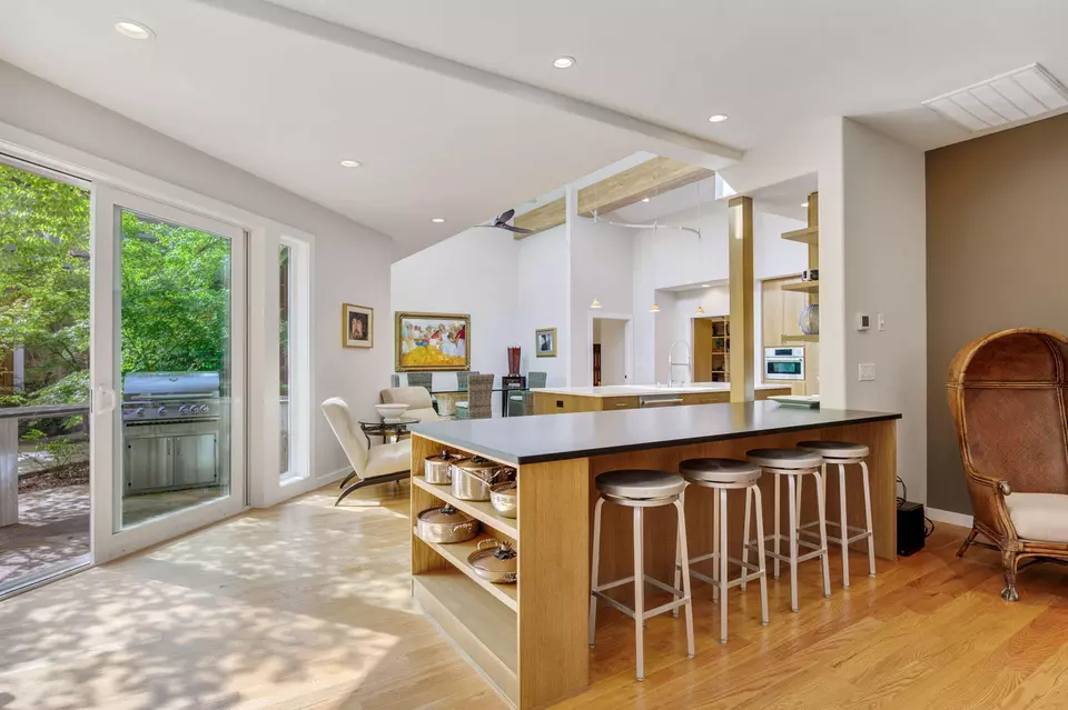 Kitchen - 1988 Old Siskiyou Hwy, Ashland, OR 97520 photo 1 of 5