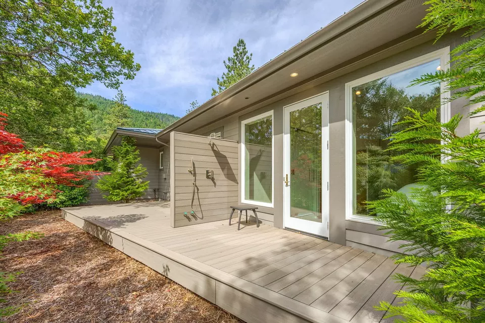 Exterior - 1988 Old Siskiyou Hwy, Ashland, OR 97520 photo 22 of 61