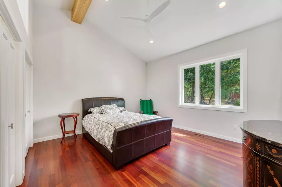 Bedroom - 1988 Old Siskiyou Hwy, Ashland, OR 97520 photo 3 of 4