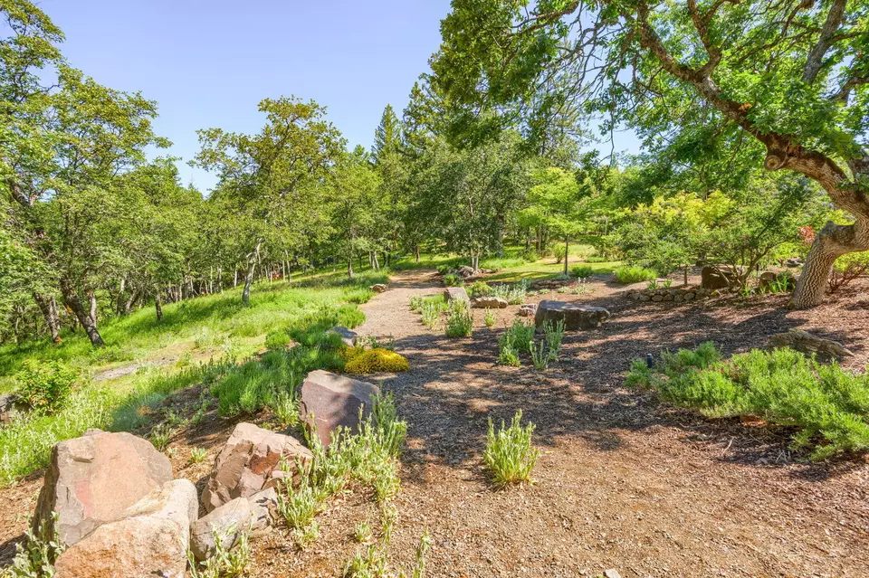 Exterior - 1988 Old Siskiyou Hwy, Ashland, OR 97520 photo 30 of 61