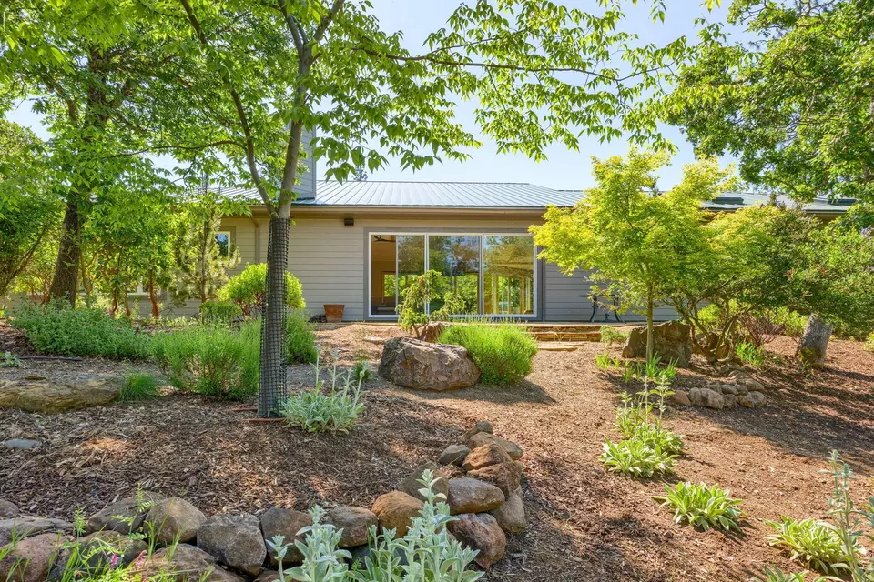 Exterior - 1988 Old Siskiyou Hwy, Ashland, OR 97520 photo 32 of 61