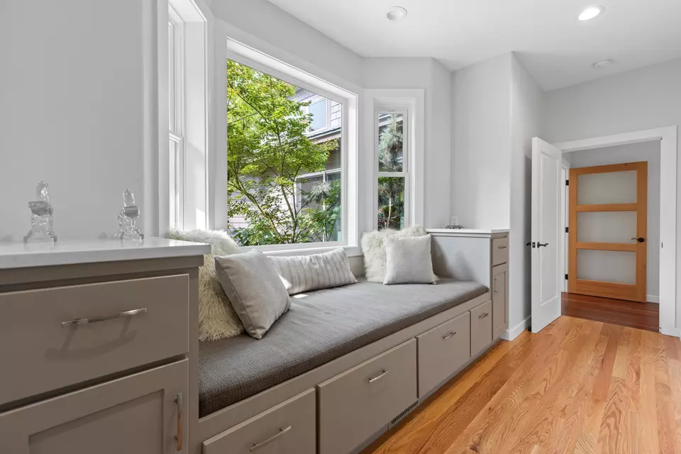 Entry Way - 1988 Old Siskiyou Hwy, Ashland, OR 97520 photo 7 of 7