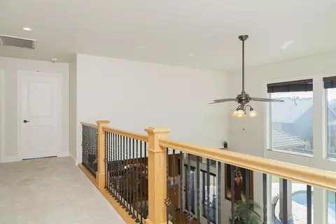 Entry Way - 964 Pumpkin Ridge Dr, Eagle Point, OR 97524 photo 4 of 4