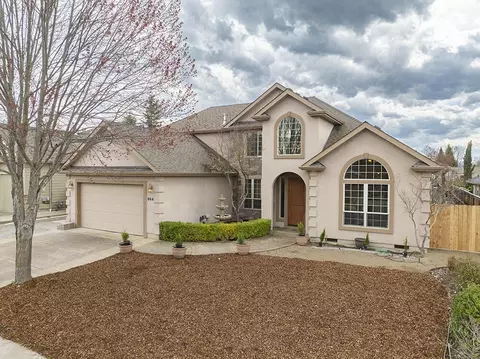 Exterior - 964 Pumpkin Ridge Dr, Eagle Point, OR 97524 photo 1 of 13