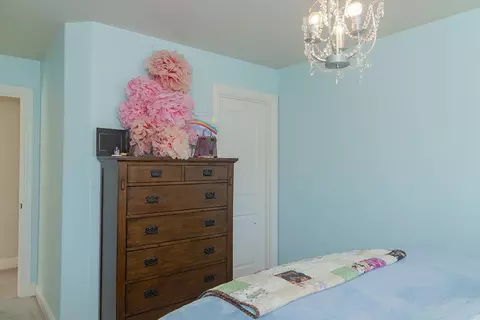 Bedroom - 964 Pumpkin Ridge Dr, Eagle Point, OR 97524 photo 5 of 6
