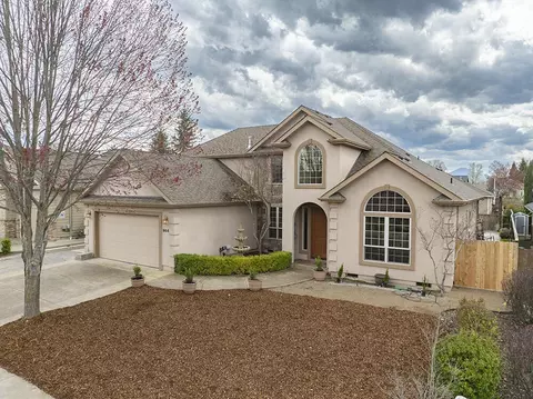 Exterior - 964 Pumpkin Ridge Dr, Eagle Point, OR 97524 photo 12 of 13