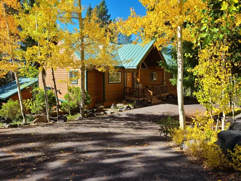 18616 Diamond Peak Dr, Crescent Lake, OR 97733