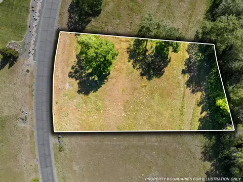 561 E Forks Cir, Cave Junction, OR 97523 photo 3