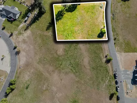 564 E Forks Cir, Cave Junction, OR 97523 photo 5
