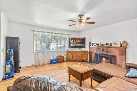 221 Ortega St, Eagle Point, OR 97524 photo 7