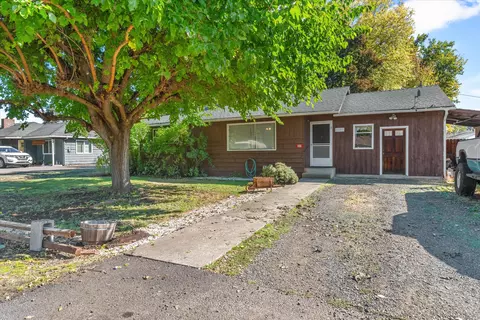221 Ortega St, Eagle Point, OR 97524
