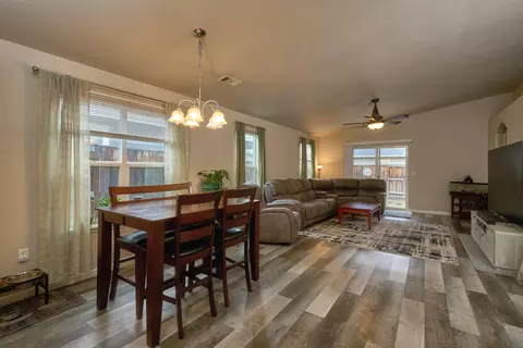 2507 Agate Meadows Dr, White City, OR 97503