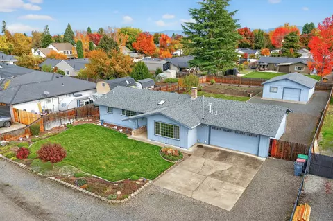 3496 Edella St, Central Point, OR 97502
