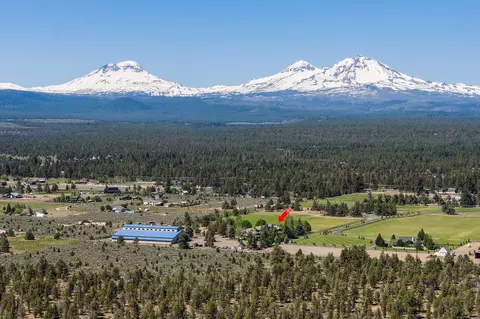 67480 Cloverdale Rd, Bend, OR 97703