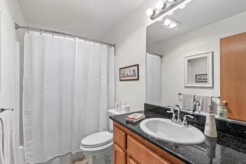 Bath - 1023 Highlands Dr, Eagle Point, OR 97524 photo 2 of 2
