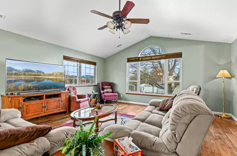 Living - 1023 Highlands Dr, Eagle Point, OR 97524 photo 2 of 2