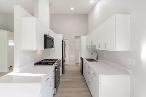 Kitchen - 3362 NE Collier Ct, Bend, OR 97701 photo 2 of 3