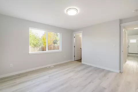 Living - 3362 NE Collier Ct, Bend, OR 97701 photo 6 of 6