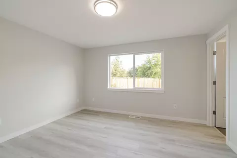 Bedroom - 3362 NE Collier Ct, Bend, OR 97701 photo 4 of 5