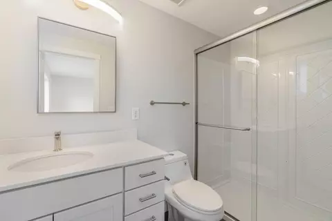 Bath - 3362 NE Collier Ct, Bend, OR 97701 photo 1 of 2