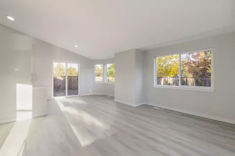 Living - 3362 NE Collier Ct, Bend, OR 97701 photo 1 of 6