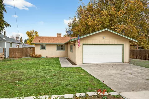 420 Garfield St, Medford, OR 97501