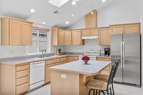 Kitchen - Undisclosed, Phoenix, OR 97535 photo 1 of 4