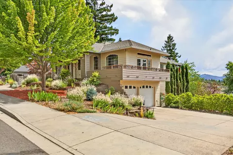 4604 Cloudcrest Dr, Medford, OR 97504