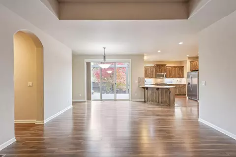Living - 60383 Hedgewood Ln, Bend, OR 97702 photo 4 of 5