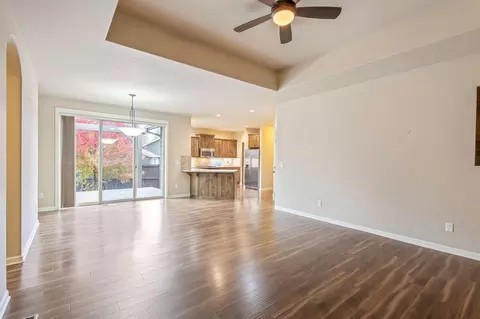 Living - 60383 Hedgewood Ln, Bend, OR 97702 photo 5 of 5